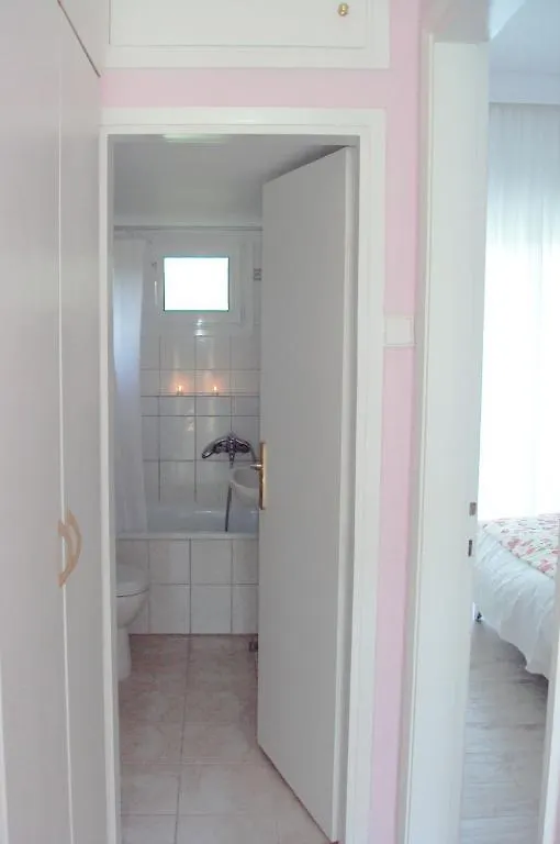 אגיה טריאדה Villa Kiza Apartments