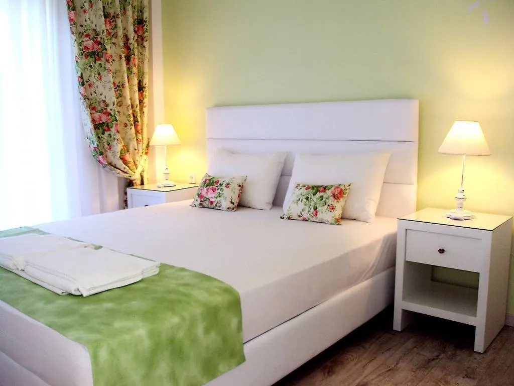 אגיה טריאדה Villa Kiza Apartments אגיה טריאדה