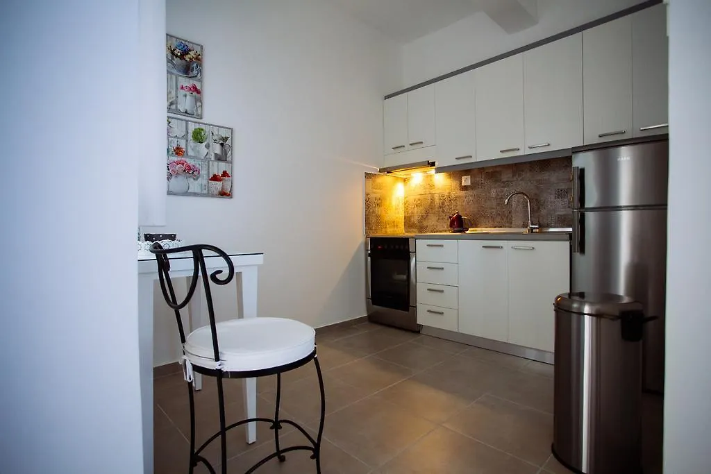 אגיה טריאדה Villa Kiza Apartments
