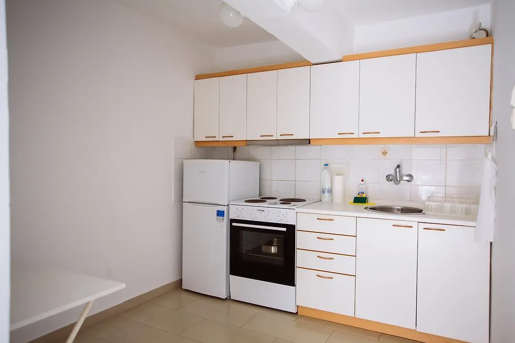 אגיה טריאדה Villa Kiza Apartments יוון